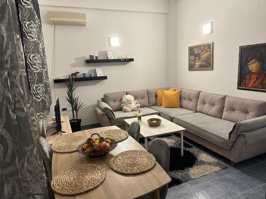 Apartment Near The Centre Of Tirana Exterior photo