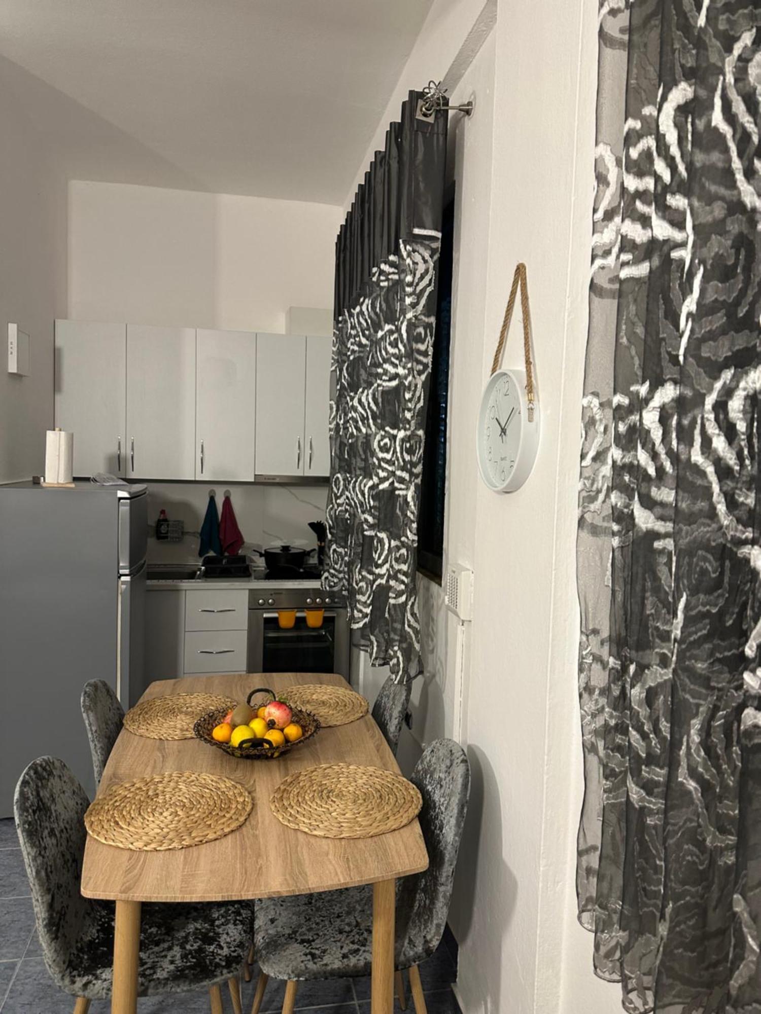 Apartment Near The Centre Of Tirana Exterior photo
